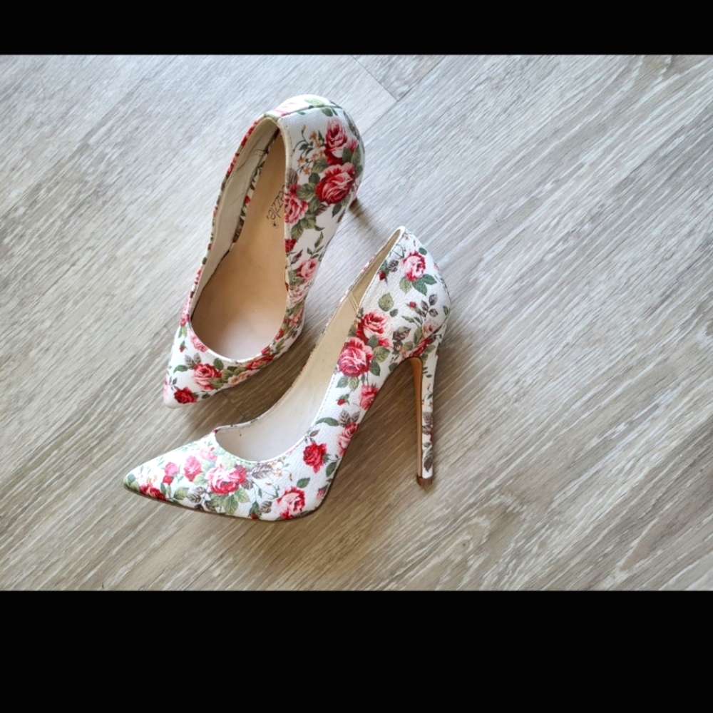 Beautiful INC International Concepts Heels